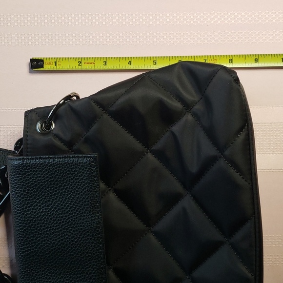 Funky black puffer quilted crossbody bag purse w plastic chain w long strap - Picture 9 of 9